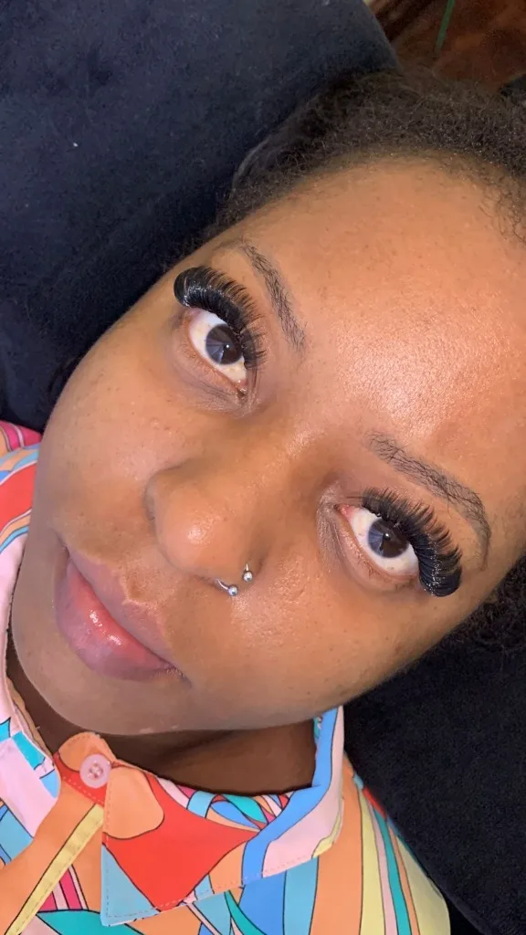 Lash refill service